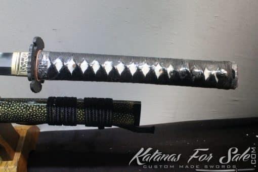 Japanese Kuro Black Full Ray Skin Ninja Katana with Hadori Polish - Image 5