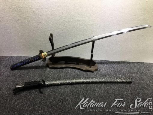 T10 Folded Clay Tempered Steel Katana with Hadori Polish and Full SeaShell Pattern Saya - Image 2