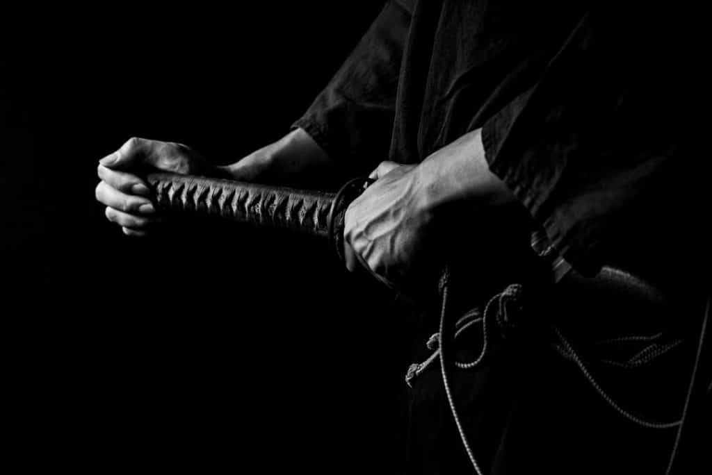 Samurai-Holding-1060-Carbon-Steel-Katana