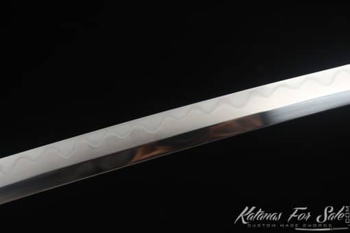 Katana T10 Clay Tempered Steel with Full White Rayskin Saya and Buffalo Horns - Image 4