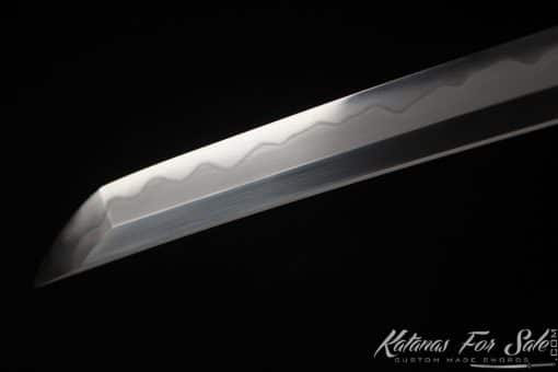 Katana Sword T10 Folded Clay Tempered Steel with Hadori Polish and Full Black Rayskin Saya with brown Buffalo Horns - Image 3