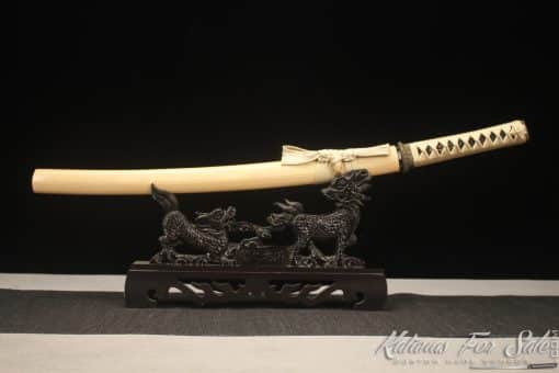 Japanese Wakizashi T10 Clay Tempered Steel with Bamboo Wood Saya and Black Horn - Image 3
