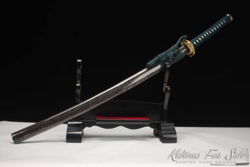 Samurai Katana T10 Clay Tempered Steel with Reversed Hamon and Full Black Rayskin Saya with Buffalo Horns - Image 6