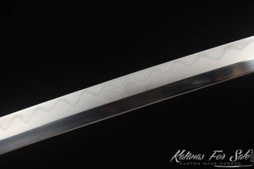 Katana T10 Clay Tempered Steel with Full White Rayskin Saya and Buffalo Horns - Image 8