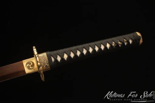 Elegant Katana T10 Folded Steel with Twisted Grain and Red Acid Dye with Red Linen Finish Saya and Buffalo Horns - Image 10