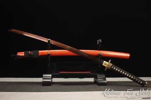 Elegant Katana T10 Folded Steel with Twisted Grain and Red Acid Dye with Red Linen Finish Saya and Buffalo Horns - Image 4