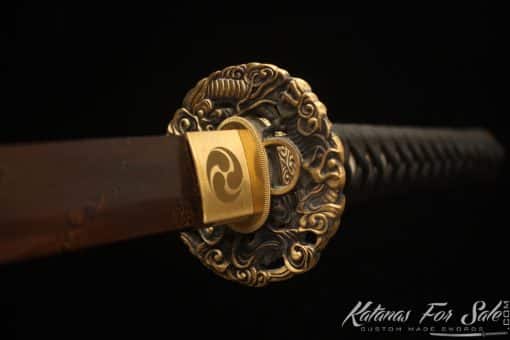 Elegant Katana T10 Folded Steel with Twisted Grain and Red Acid Dye with Red Linen Finish Saya and Buffalo Horns - Image 5