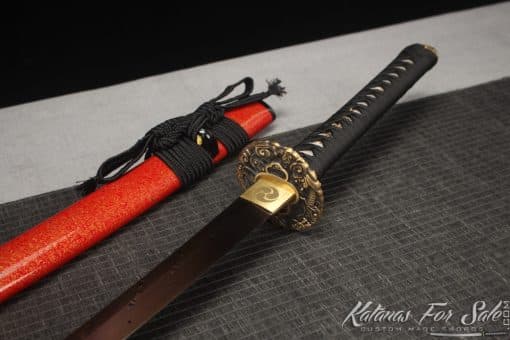 Elegant Katana T10 Folded Steel with Twisted Grain and Red Acid Dye with Red Linen Finish Saya and Buffalo Horns